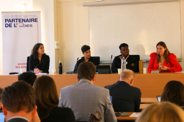Le collectif Une voie pour tous, le syndicat étudiant la Fage et l’association Les Déterminés étaient présents. Crédits : Elisabeth Crépin-Leblond