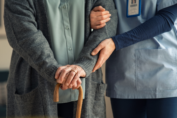 Pour le délégué général des Petits Frères des Pauvres, le texte manque d'ambition. Crédits : iStock