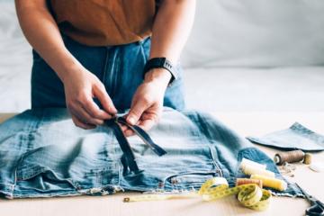 Le bonus réparation s'applique depuis le 7 novembre au textile et aux chaussures. Crédits : iStock.