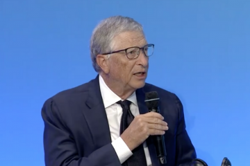 Bill Gates, invité d'honneur des « Rendez-vous de Bercy ». Crédit : YouTube de Bercy.