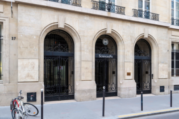 Sciences po situé à Paris, rue Saint-Guillaume. Crédit : Celette.