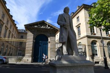 La Fondation du Collège de France renouvelle son conseil d’administration et présente ses grandes  campagnes de mécénat 2024. Crédit photo : iStock.