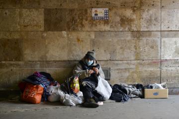 330 000 personnes étaient sans domicile en France en 2023, contre 143 000 en 2012, selon la Fondation Abbé Pierre. Crédit : iStock.  
