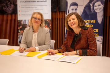 La signature du partenariat entre l'IÉSEG et Telemaque - Crédit photo : Vincent Clero pour l'IÉSEG