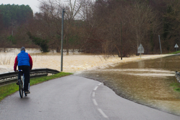 Les inondations font partie des risques climatiques importants pour la population française. Crédits : Anthony Duru / iStock.