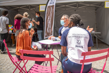 Le service civique est avant tout une expérience de citoyenneté et d’engagement au service de l’intérêt général, et non un outil d'insertion professionnelle, estime Frédérique Pfrunder. Crédit : Ville de Paris. 