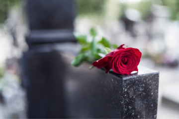  Carenews vous présente 7 initiatives visant à accompagner les personnes qui font face à la mort. Crédits : iStock