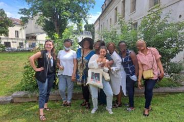 Comment un lieu culturel permet à des femmes en situation de précarité de retrouver l'estime de soi