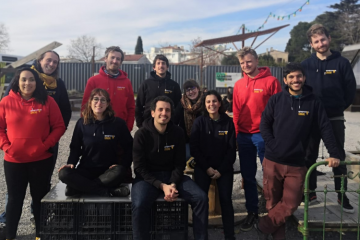L'équipe de la coopérative Enercoop Languedoc-Roussillon comporte vingt salariés, d'une moyenne d'âge de 32 ans. Crédit : Enercoop Languedoc-Roussillon.