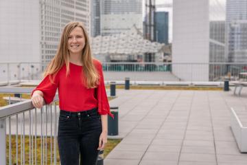 Audrey PARÉ, Responsable de l’Impact Social et Environnemental à l’IÉSEG, nommée Jeune Leader Positif 2025 par Positiv – Les Échos