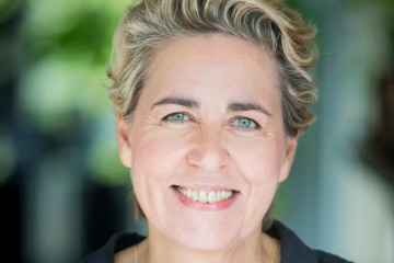 « Rendre plus visibles les femmes de plus de 50 ans à l’écran est un enjeu de société », entretien avec Catherine Piffaretti 