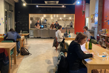 La Cop1ne, un restaurant solidaire à Paris : « C’est hyper abordable, on n'a jamais vu ça ! » 