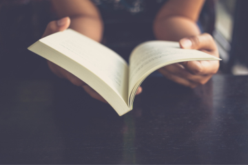 Listes de lecture : les ouvrages engagés à (re)découvrir cet été 