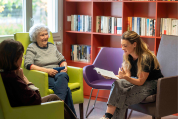 Malgré ses bienfaits, la lecture ne représente que 9% du temps de loisir des seniors