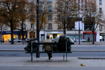 Entre 2017 et 2023, le taux d’extrême pauvreté a augmenté de 11 points pour atteindre 74 % des ménages rencontrés par le Secours catholique vivant sous le seuil d’extrême pauvreté en 2025. Crédit : iStock / yann vernerie