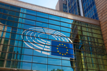 CSRD et CS3D : le Parlement européen vote un affaiblissement des obligations pour la durabilité des entreprises  