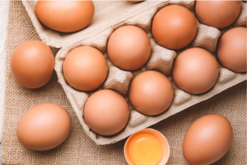 Malgré leurs promesses, 73 % des supermarchés vendent encore des œufs de poules en cage 