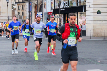 Quand 24 coureurs transforment 42 km en espoir pour des enfants atteints de cancer