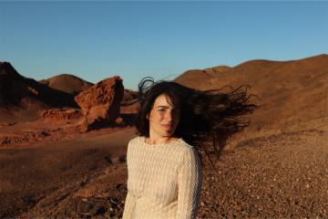Yael Naïm : « Utiliser ma musique dans un contexte engagé, c'est très puissant ; et je me sens un tout petit peu utile »