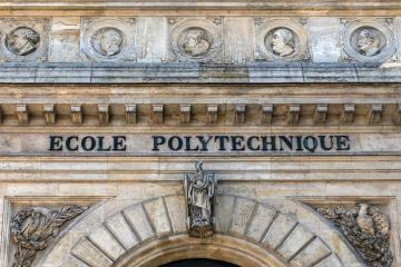 À HEC et Polytechnique, des diplômés contestent les partenariats entre entreprises et grandes écoles  