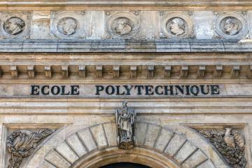 À HEC et Polytechnique, des diplômés contestent les partenariats entre entreprises et grandes écoles  