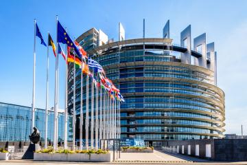 CSRD, pesticides, devoir de vigilance… Des associations dénoncent une vague de reculs environnementaux dans l’UE 