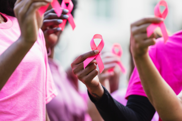 Pinkwashing, culpabilisation, manque de contrôle… pourquoi la campagne Octobre rose est-elle critiquée ?  