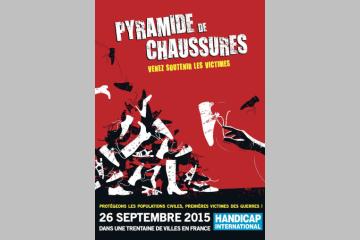 Handicap International : combat contre les mines et pyramides de chaussures  