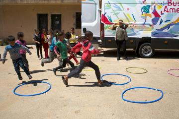 LA PHOTOGRAPHIE AU CŒUR DE L'HUMANITAIRE Joséphine Bichareil, photographe