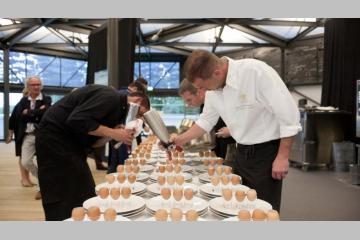 De grands restaurateurs mettent leur tablier pour les matelots de la vie 