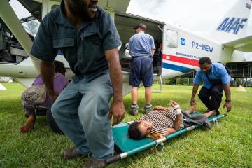 Quand l'avion devient une bouée de sauvetage pour les populations isolées en PNG