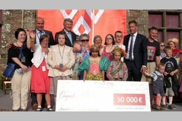 Le Puy du Fou remet 50 000 euros à la Fondation Lejeune