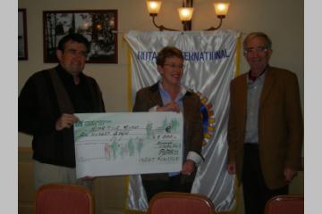 5 000 euros remis à notre association Hubert Gouin "Enfance & Cancer" par le Club Rotary !