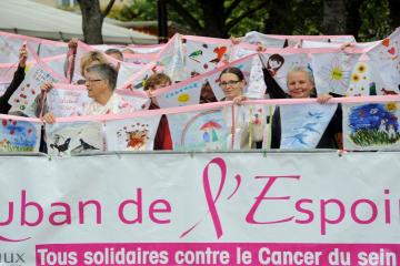L'exposition «Pluri'elles» au profit de l'association Ruban de l'espoir